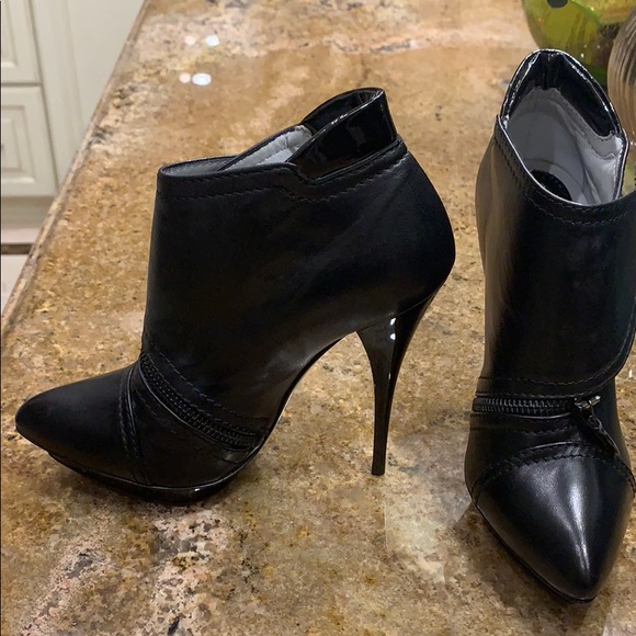 Brand new Alexander McQueen boots - Picture 4 of 4